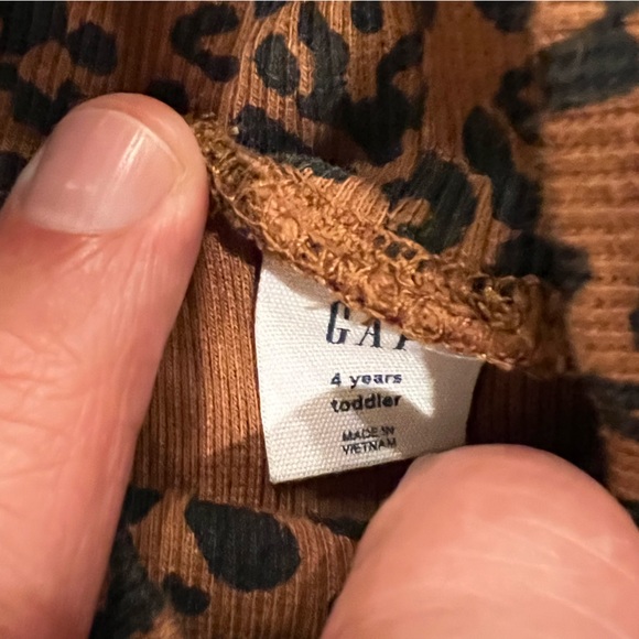 Fun Cheetah Print Long-Sleeve 4T - Picture 2 of 3
